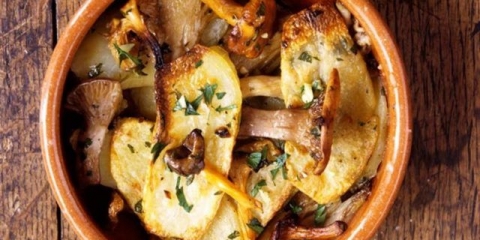 Pečene lisičarke sa krompirom: kako kuvati, recepti